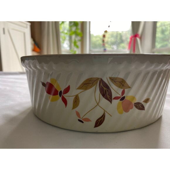 Halls Superior Autumn Leaves Casserole Souffle Dish 7 3/4" - Picture 5 of 7